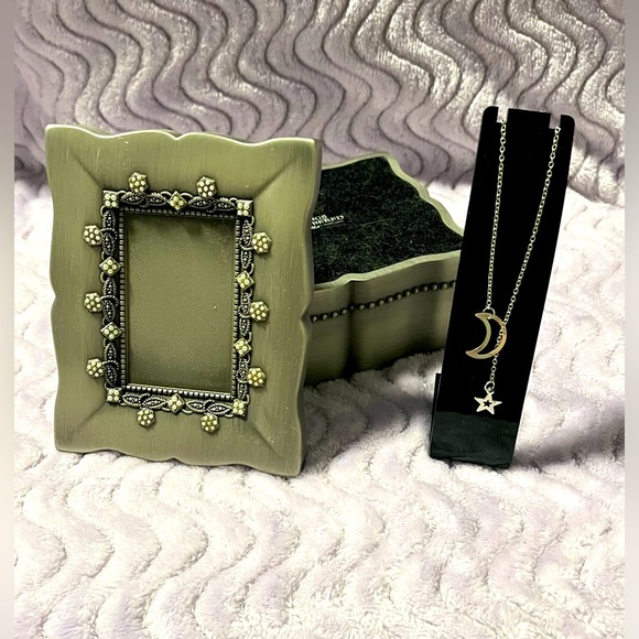 💍3/$10💍Moon and Star Lariat Necklace - Picture 2 of 8